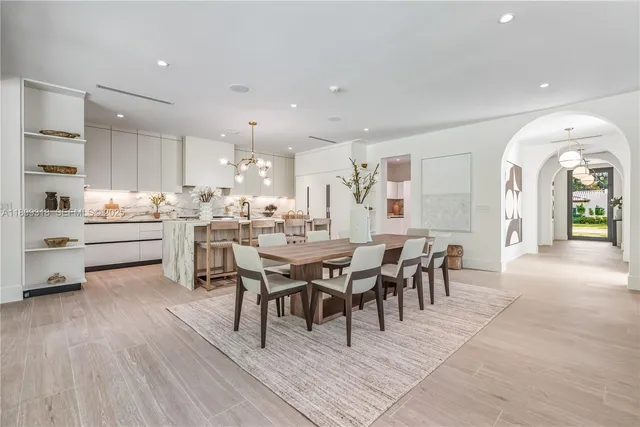 $4,295,000 | 6781 Southwest 75th Terrace, South Miami, FL 33143