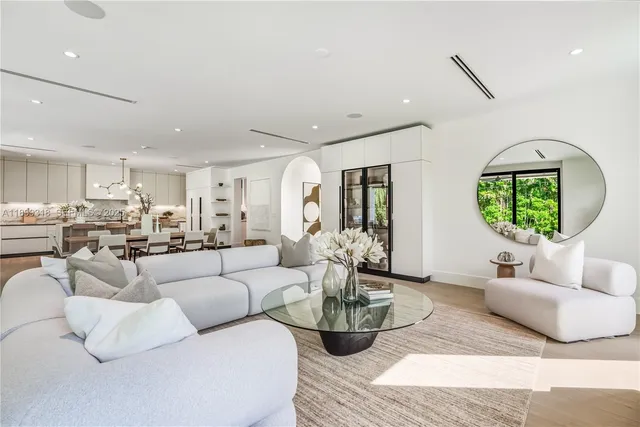 $4,295,000 | 6781 Southwest 75th Terrace, South Miami, FL 33143