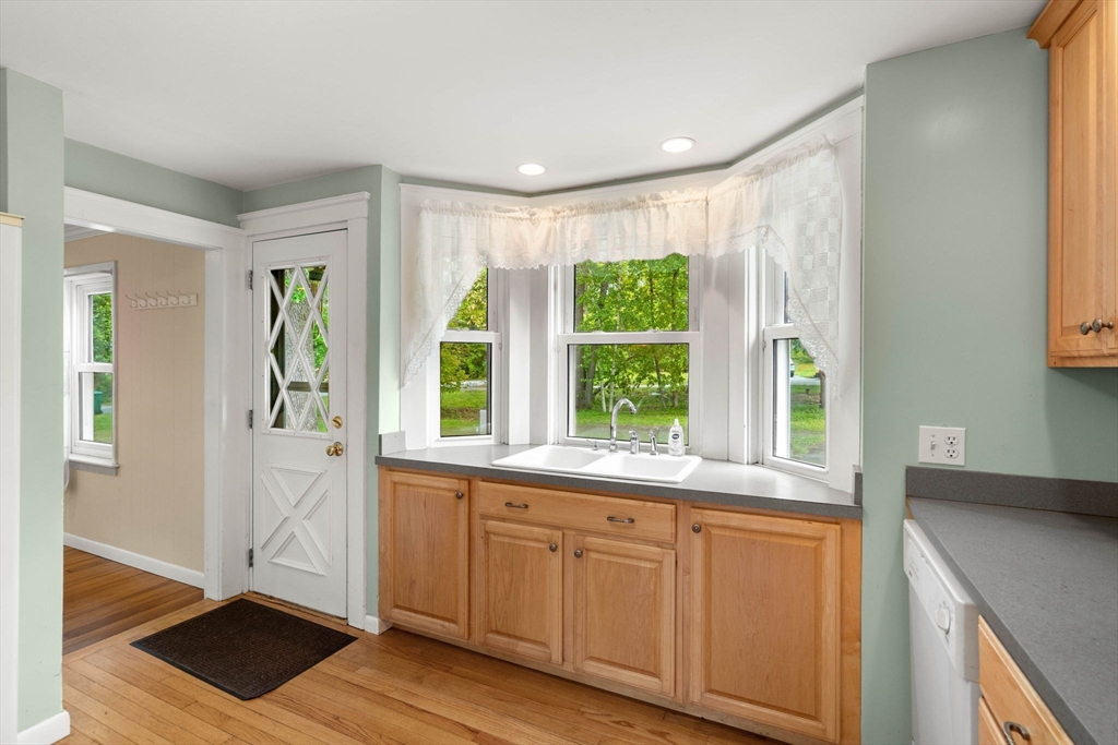 116 Killam Hill Road Boxford, MA 01921 - Photo 10 of 37