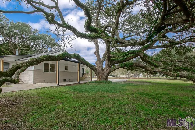 $324,900 | 40008 La Highway, Gonzales, LA 70737