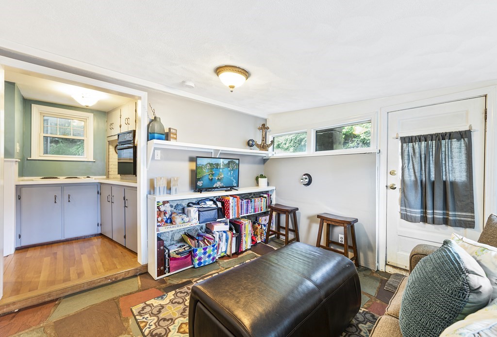 7 Upland Road Lynn, MA 01902 - Photo 10 of 24 Gallery Image 10