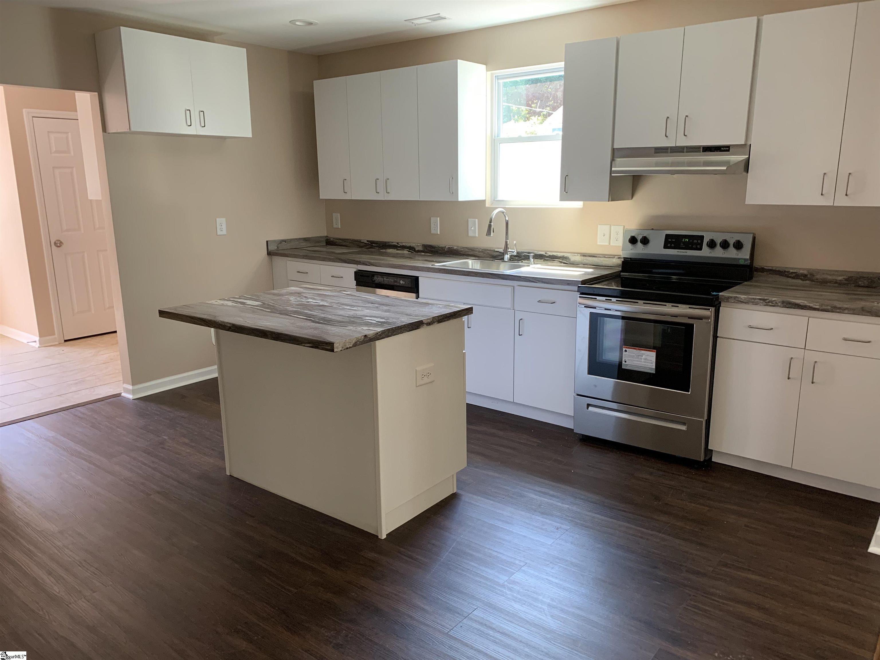 105 Rosemary Road Spartanburg, SC 29301 - Photo 6 of 18 Gallery Image 6