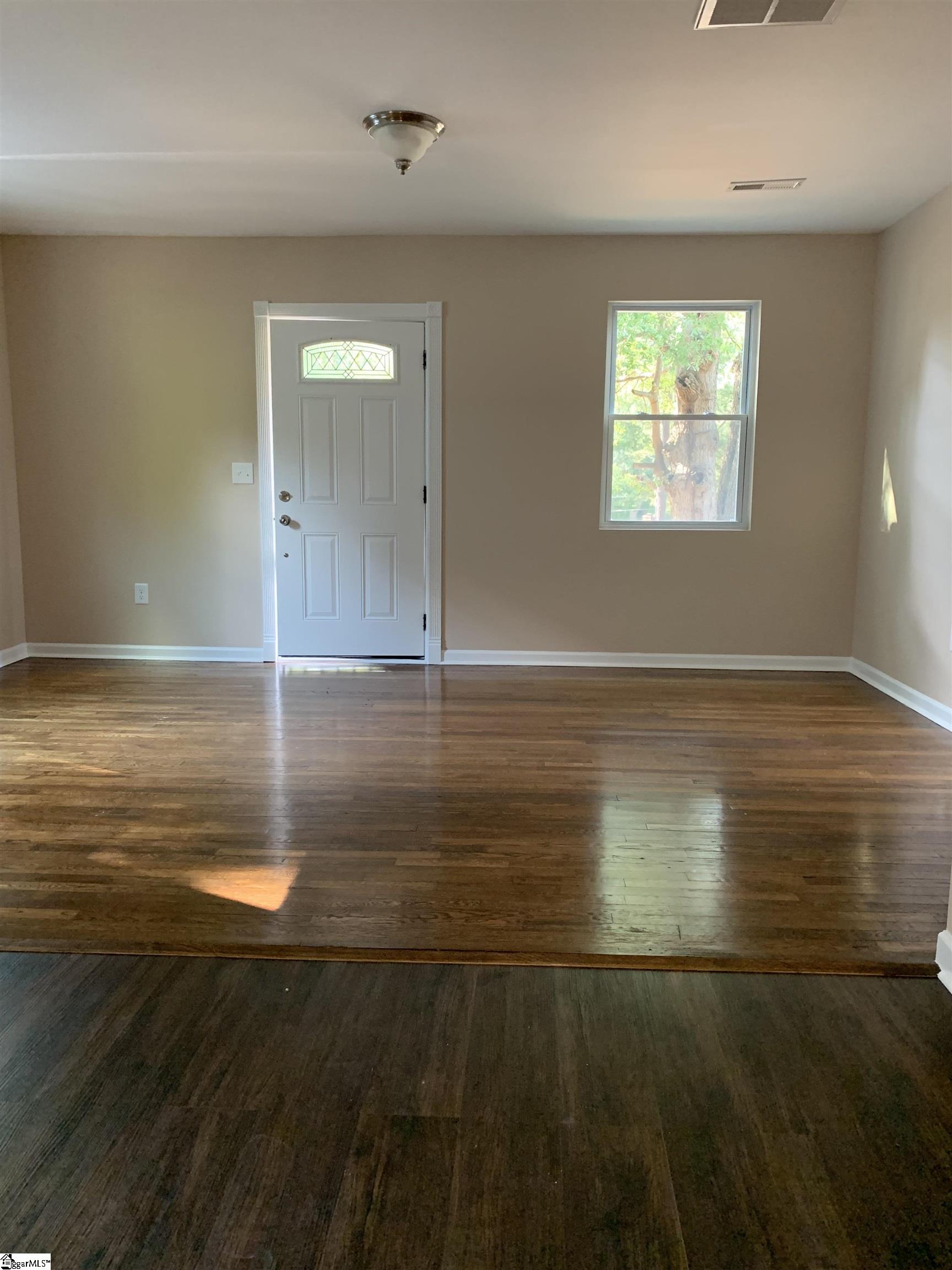 105 Rosemary Road Spartanburg, SC 29301 - Photo 8 of 18 Gallery Image 8