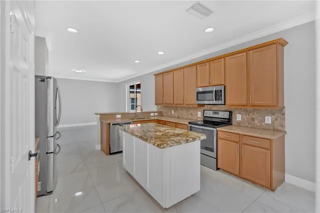 $620,000 | 2822 Inlet Cove Lane West, Naples, FL 34120