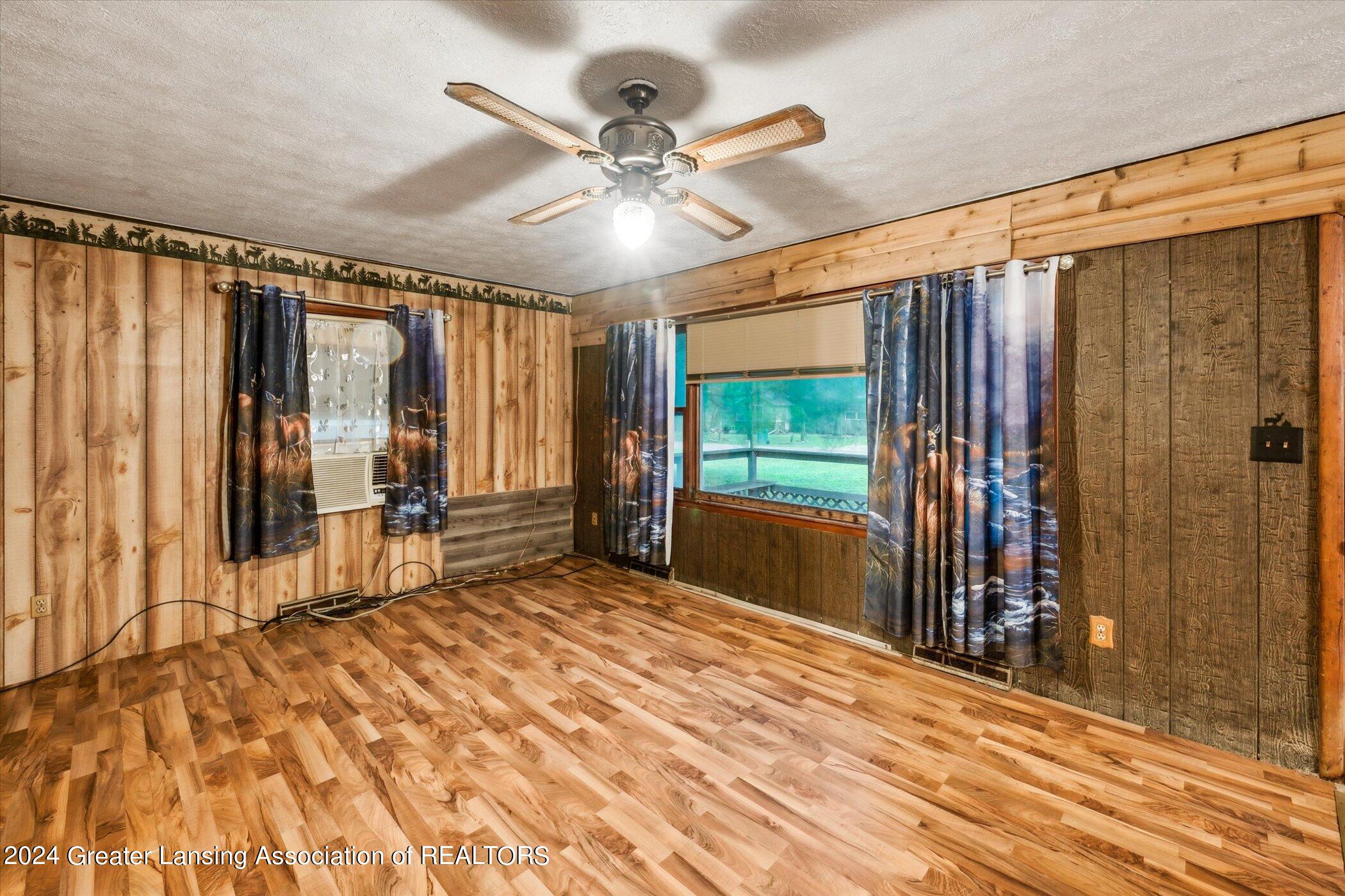 304 Olivet Road Bellevue, MI 49021 - Photo 4 of 23 04-304-Olivet-Rd-Bellevue-MI-49021-Windo