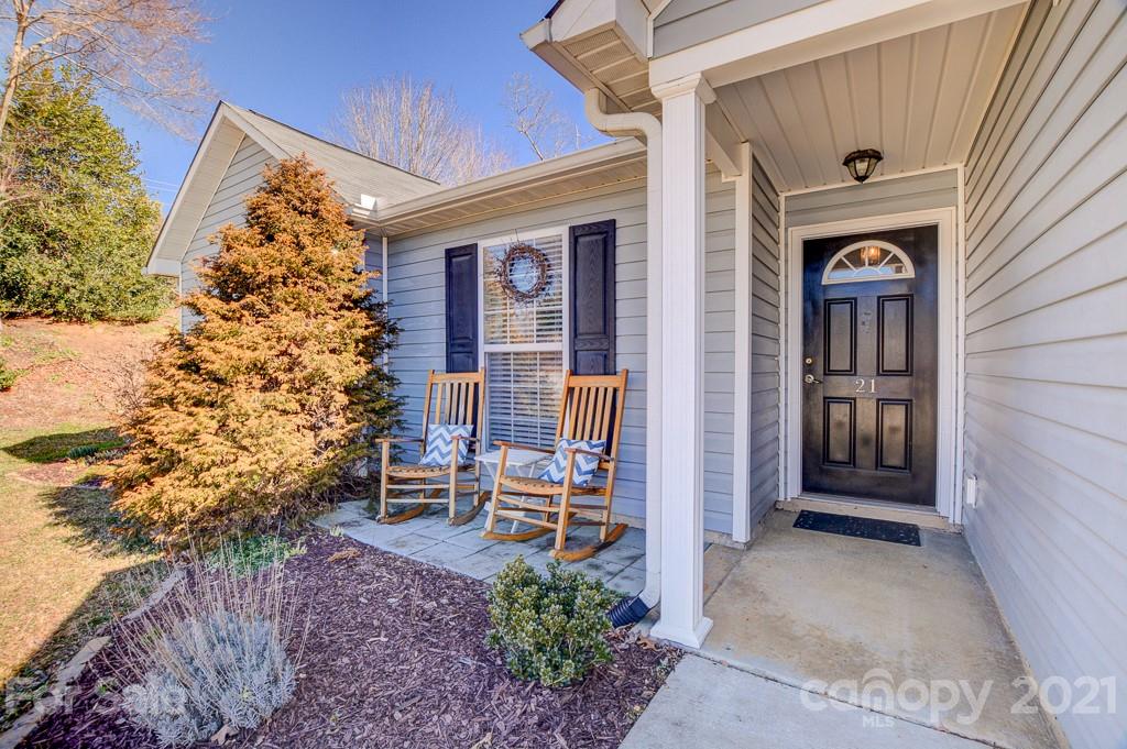 21 Yadkin Road Fletcher, NC 28732 - Photo 2 of 27