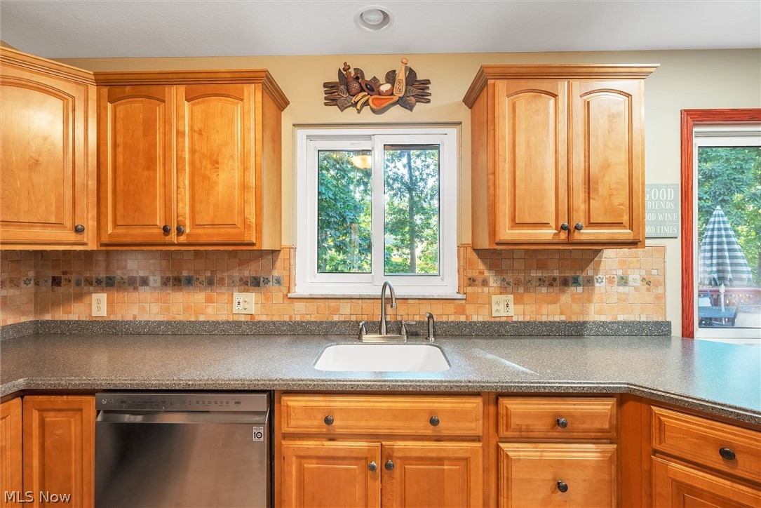 6980 Ames Road Cleveland, OH 44129 - Photo 15 of 33 Gallery Image 15