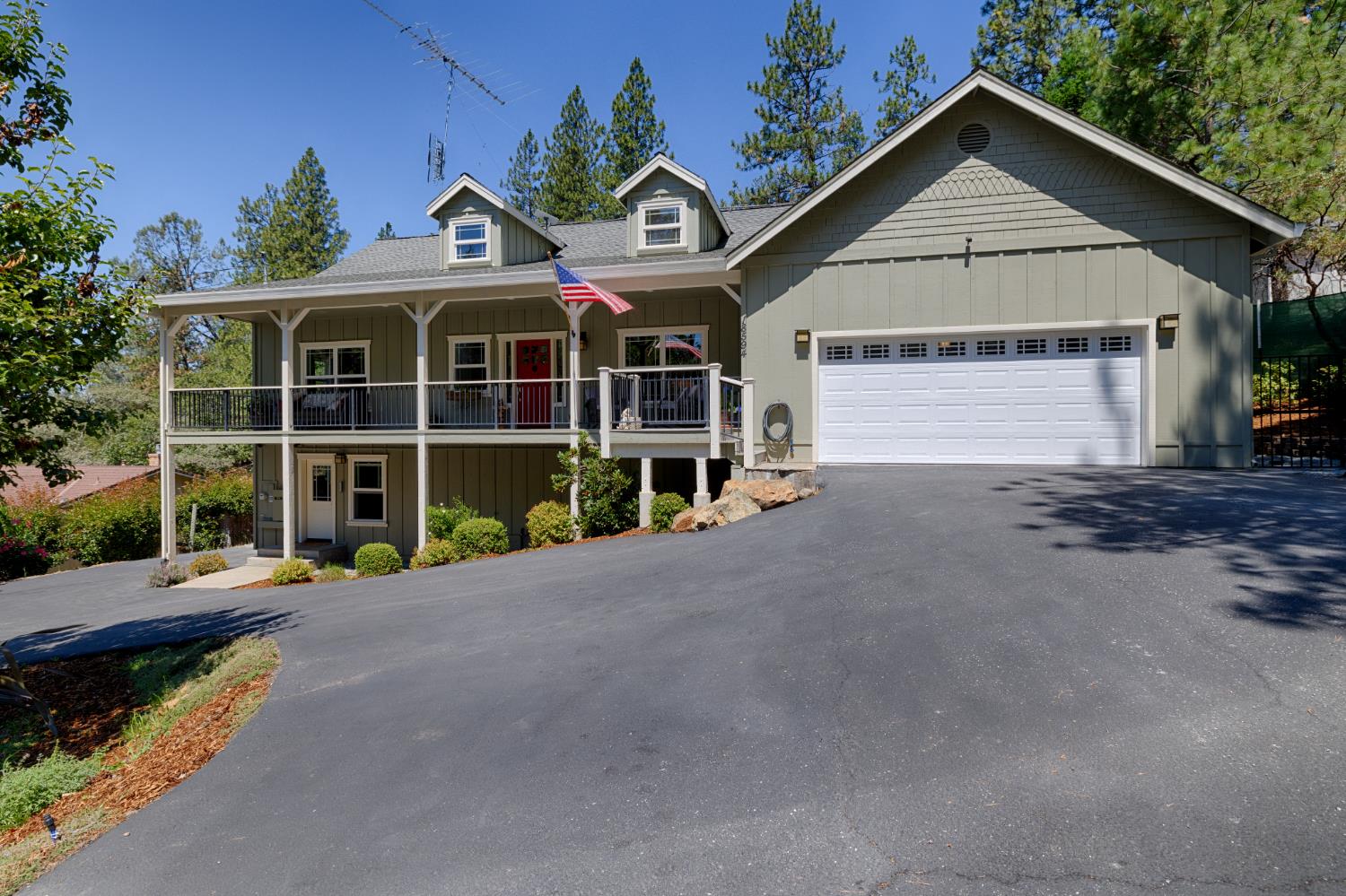 18594 Norlene Way Grass Valley, CA 95949 - Photo 1 of 46