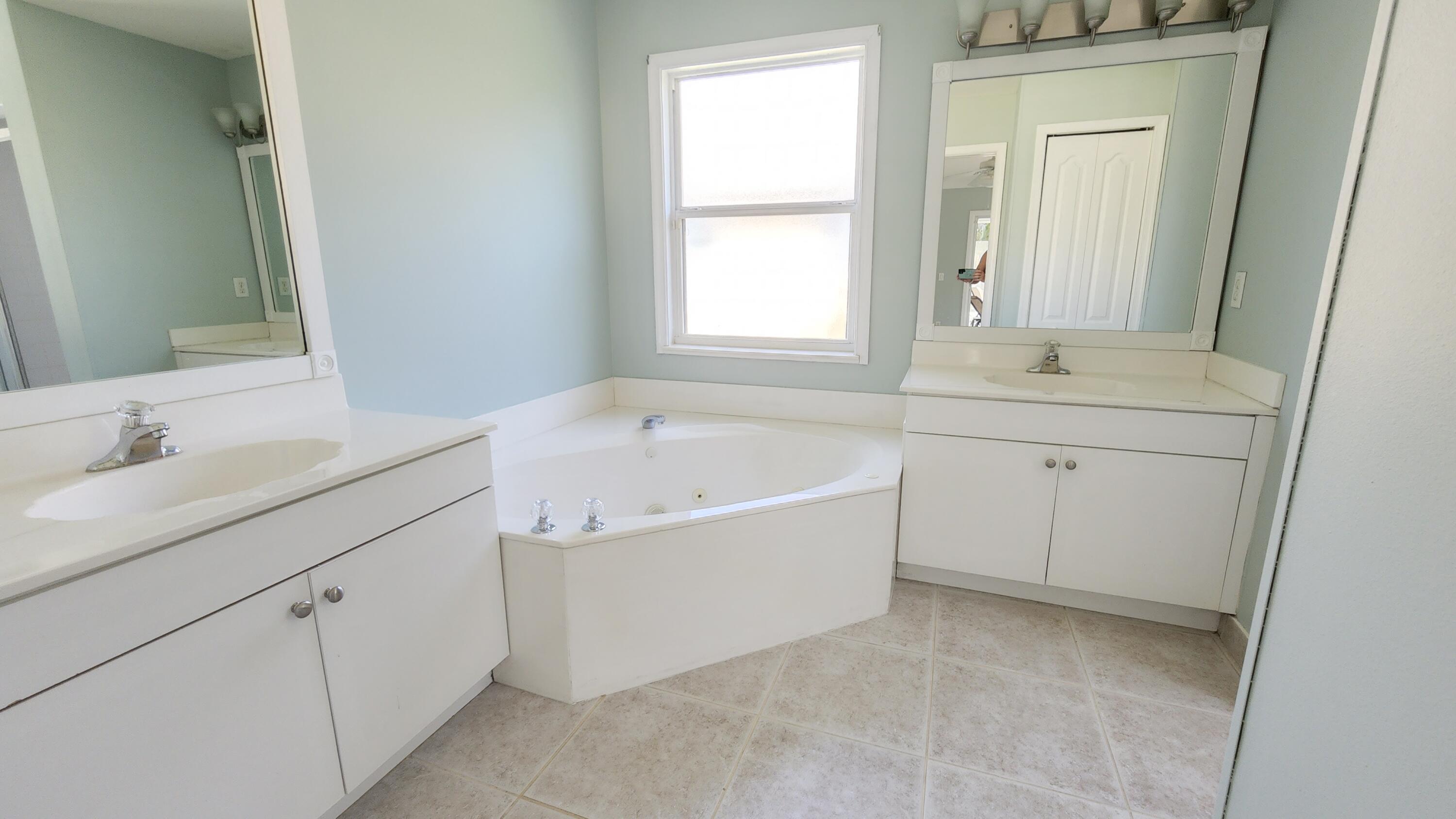 2464 Southwest Omega Way Stuart, FL 34997 - Photo 20 of 70 Master Bath