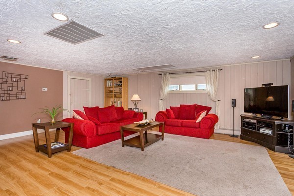 22 Wentworth Road Canton, MA 02021 - Photo 4 of 20