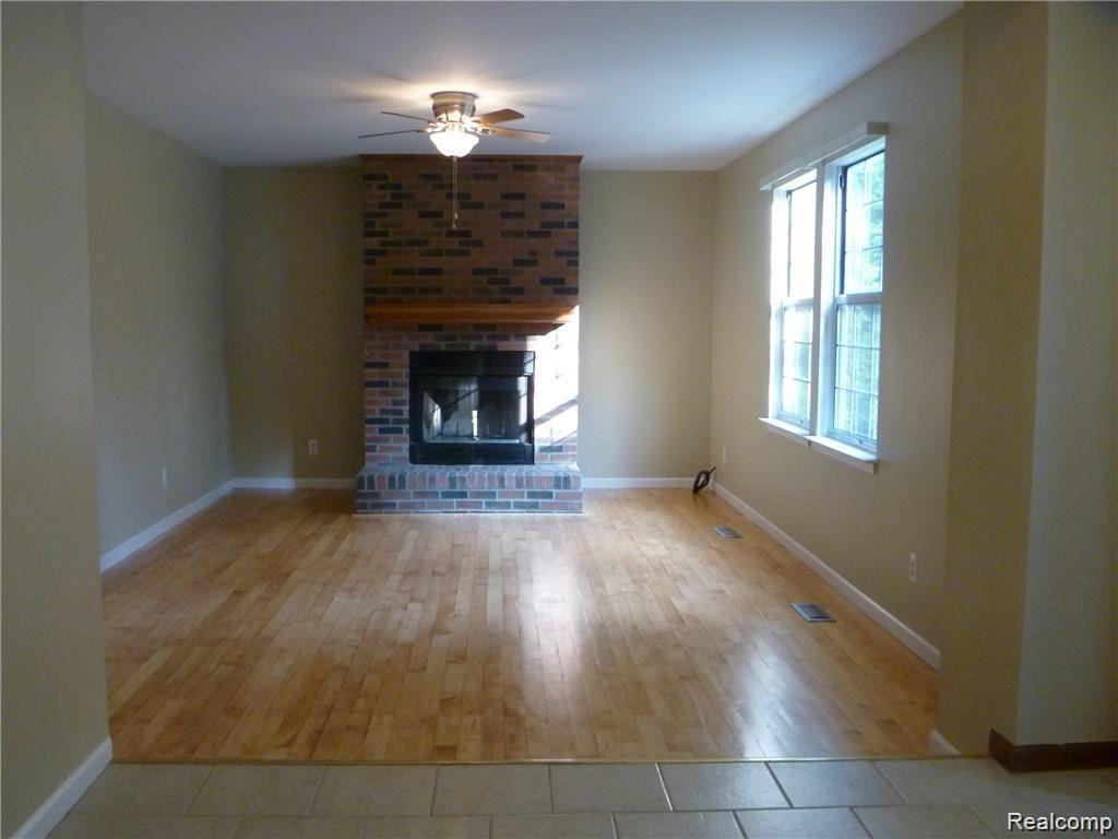 414 Whitney Drive Rochester, MI 48307 - Photo 6 of 18 Gallery Image 6