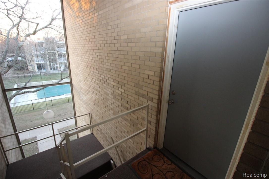 4909 Crooks Road, Unit D Royal Oak, MI 48073 - Photo 5 of 14 IMG_2390.JPG