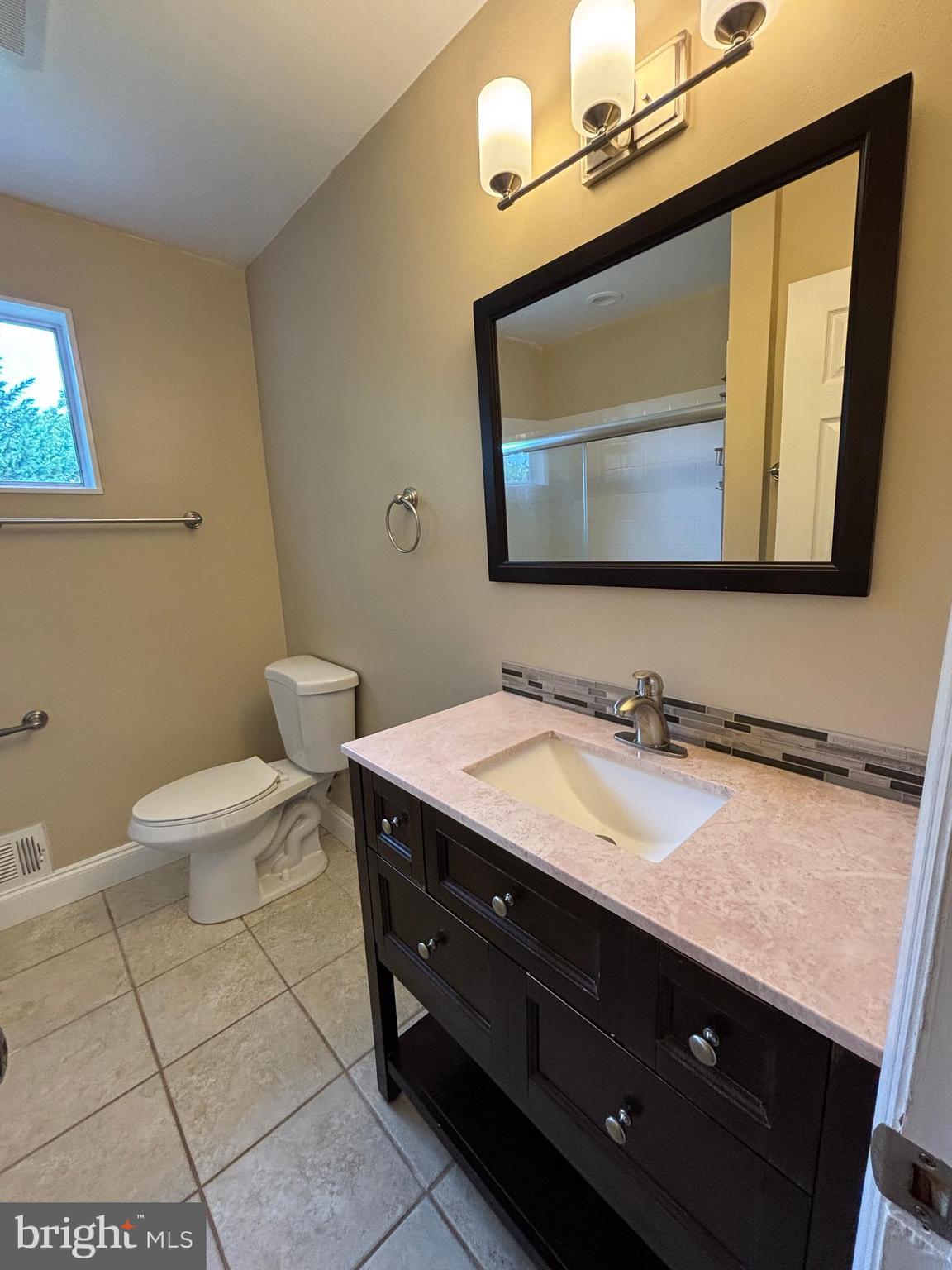 3913 Parsons Road Chevy Chase, MD 20815 - Photo 19 of 43 Hall Bath