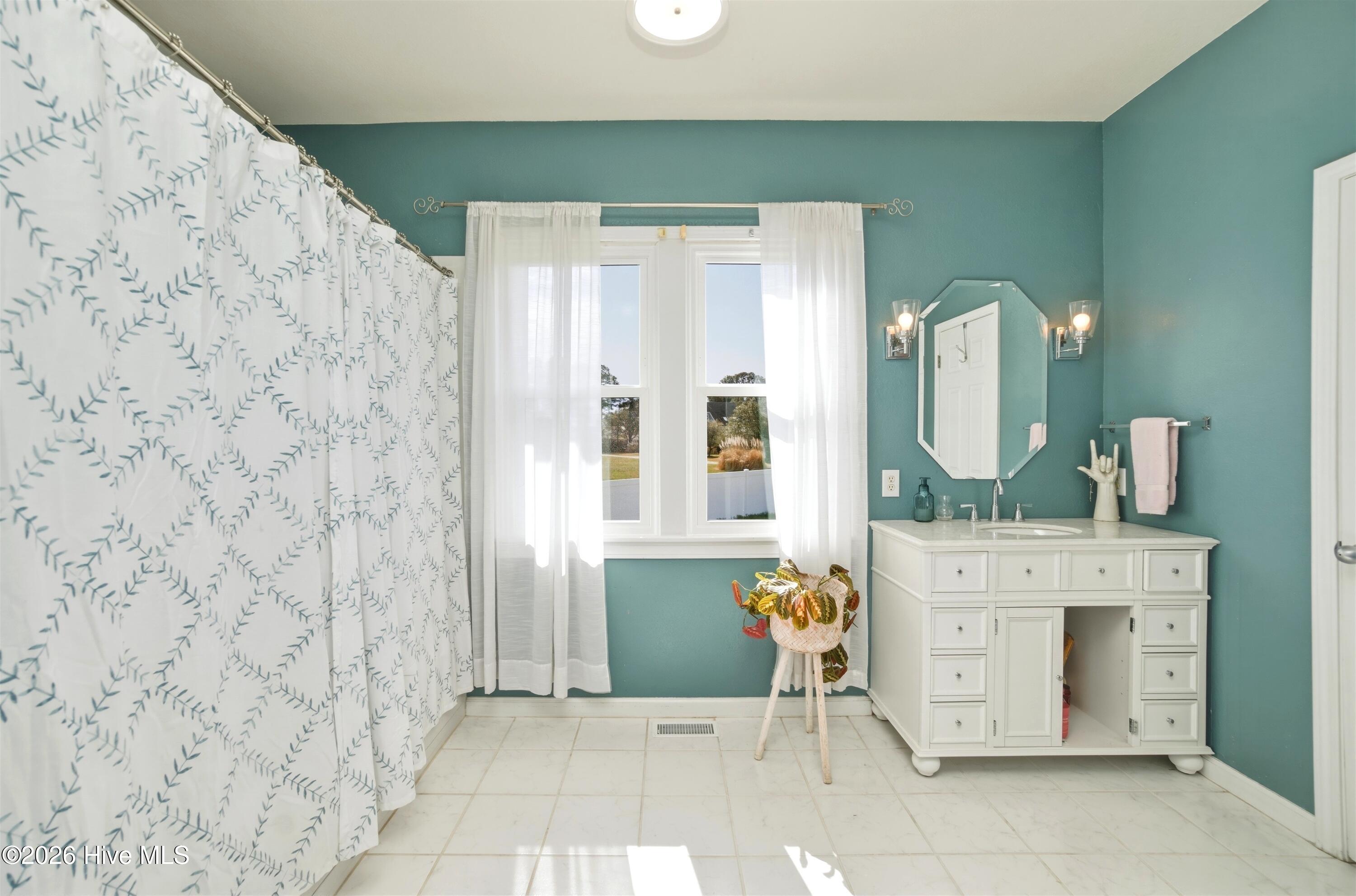 101 Daybreak Court Grandy, NC 27939 - Photo 23 of 39 primary bath