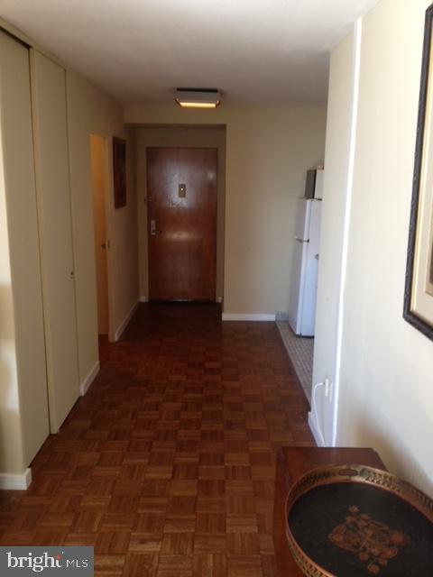 604 South Washington Square, Unit 1301 Philadelphia, PA 19106 - Photo 3 of 8