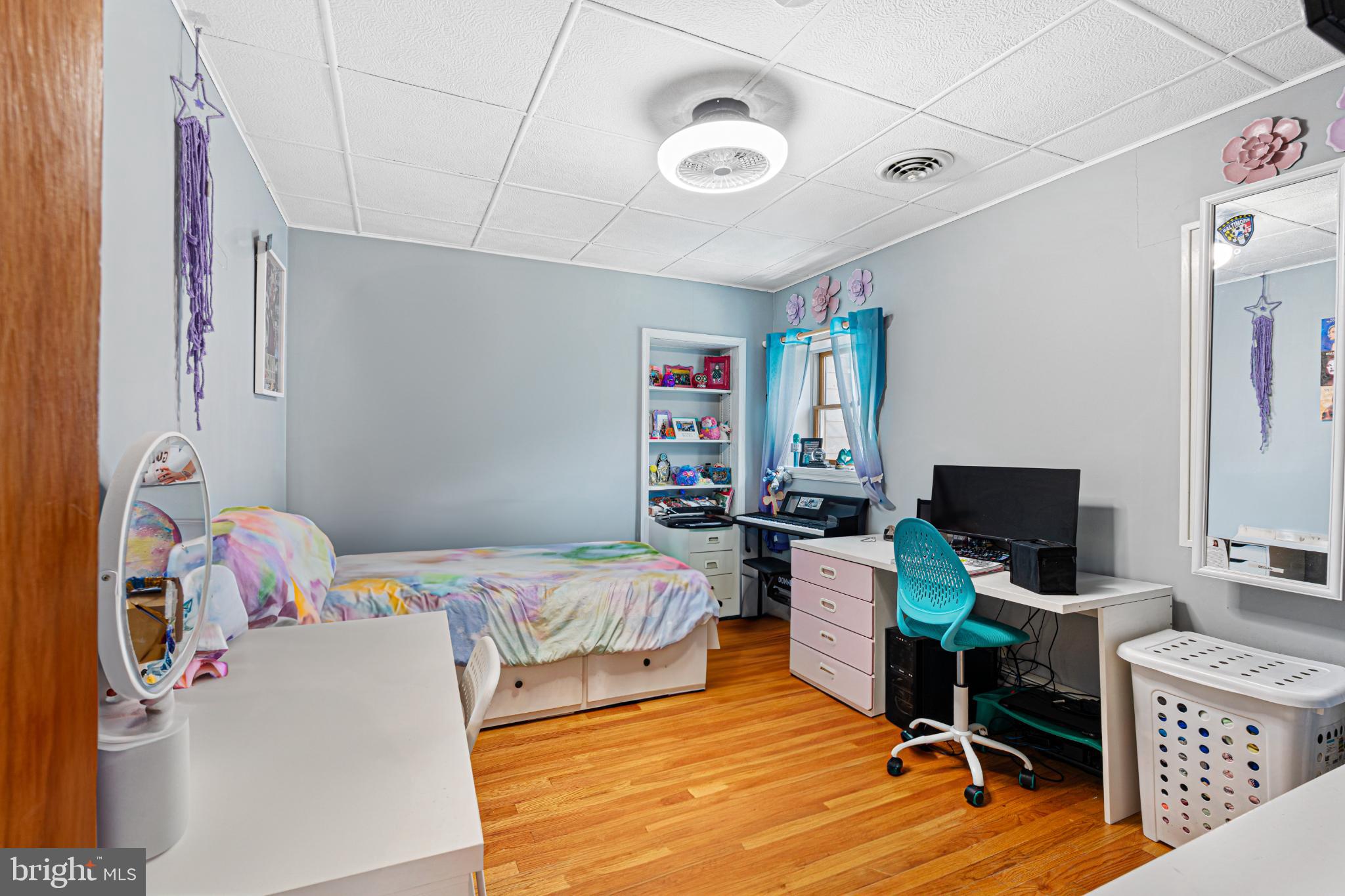 7118 River Drive Road Sparrows Point, MD 21219 - Photo 19 of 52 Bright and cheerful bedroom retreat.