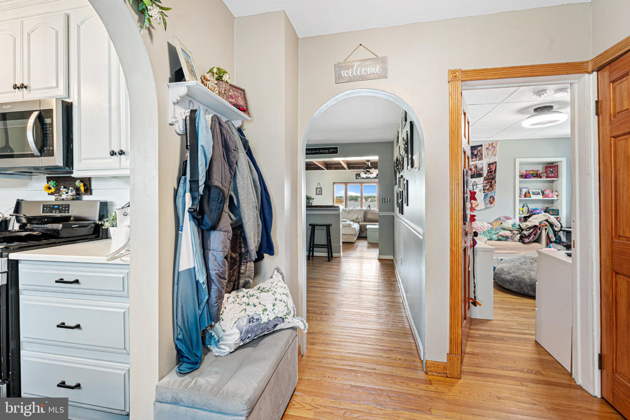7118 River Drive Road Sparrows Point, MD 21219 - Photo 8 of 52 Charming entryway with inviting arches.