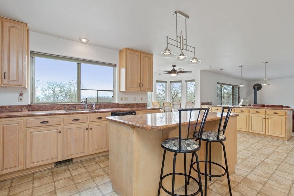 8664 Blackwell Road Central Point, OR 97502 - Photo 12 of 35 Additional Photo