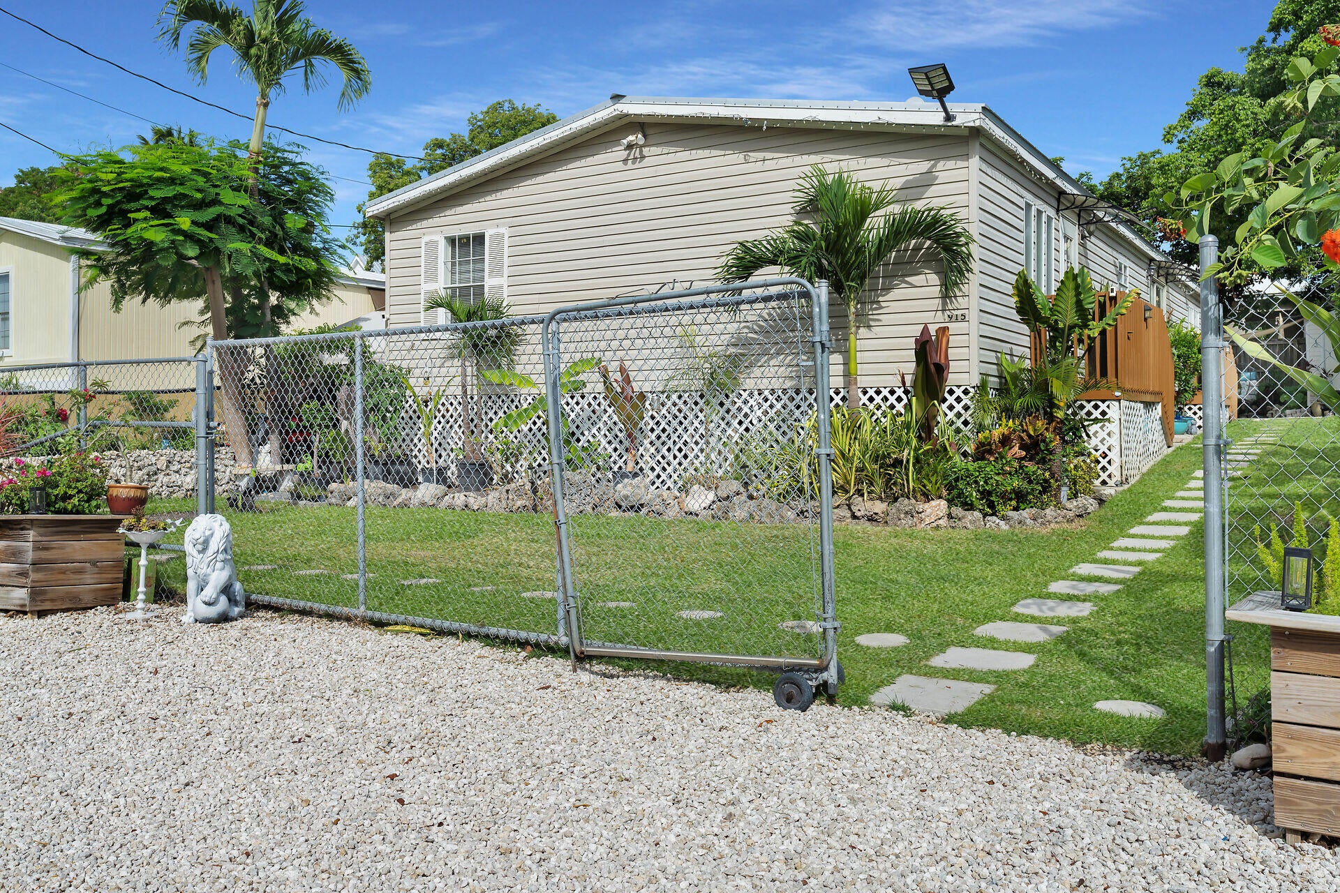 915 Plantation Road Key Largo, FL 33037 - Photo 3 of 43 Gallery Image 3