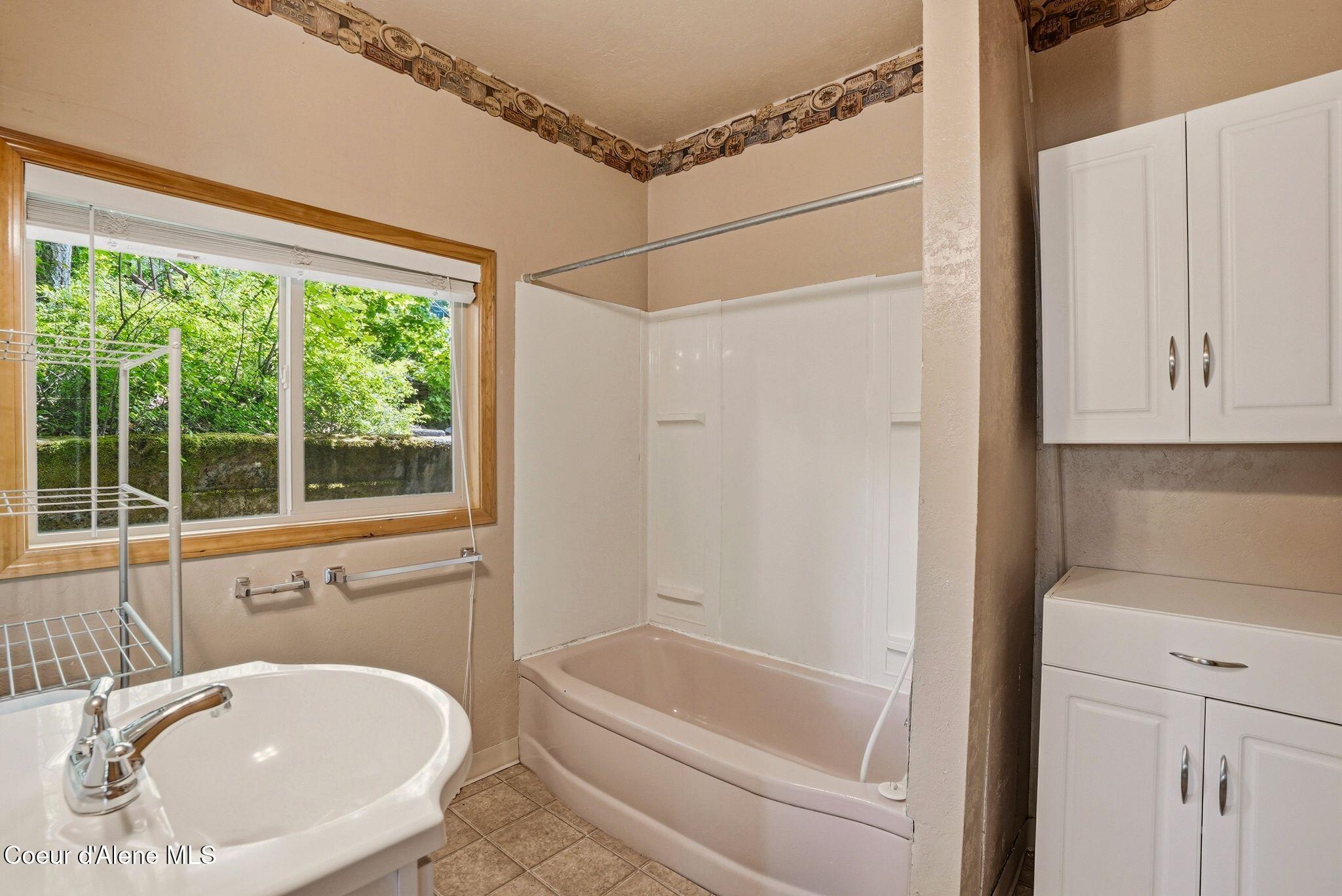 24305 North Lakeview Boulevard Rathdrum, ID 83858 - Photo 18 of 45 bathroom