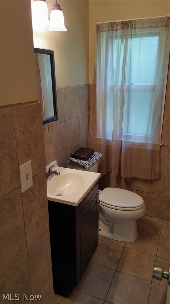 4883 Farnhurst Road Cleveland, OH 44124 - Photo 11 of 24