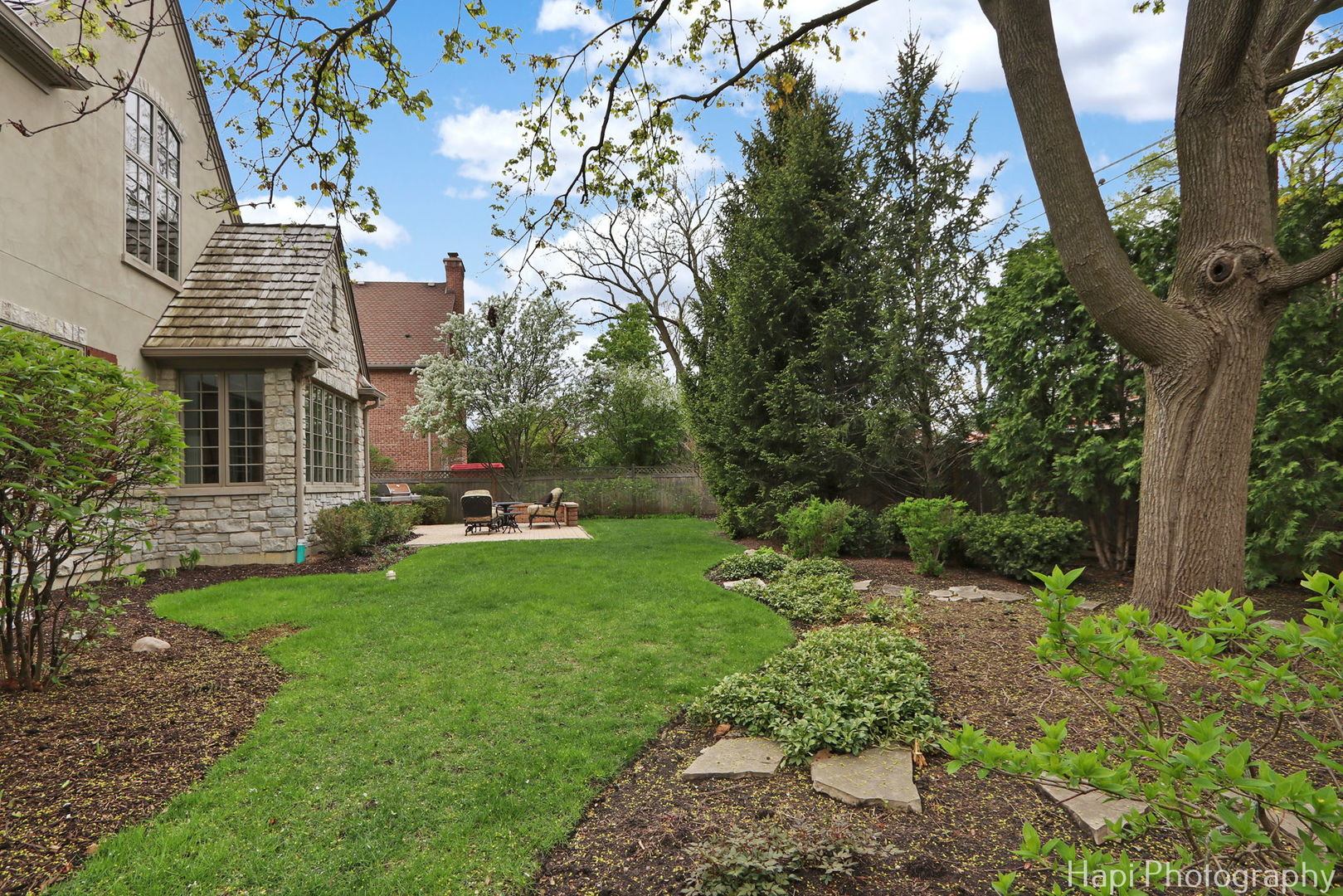 2158 Scott Road Northbrook, IL 60062 - Photo 3 of 57 a view of a house with backyard and sitting area