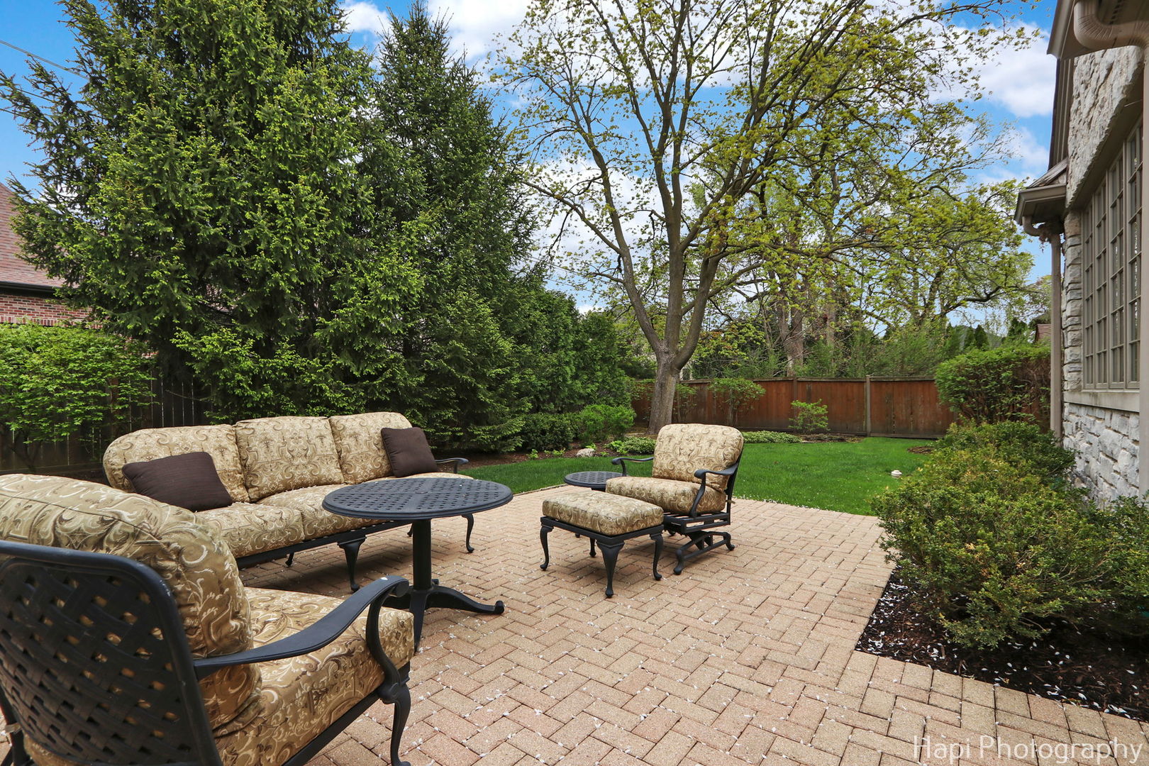 2158 Scott Road Northbrook, IL 60062 - Photo 5 of 57 a view of backyard with seating space and trees