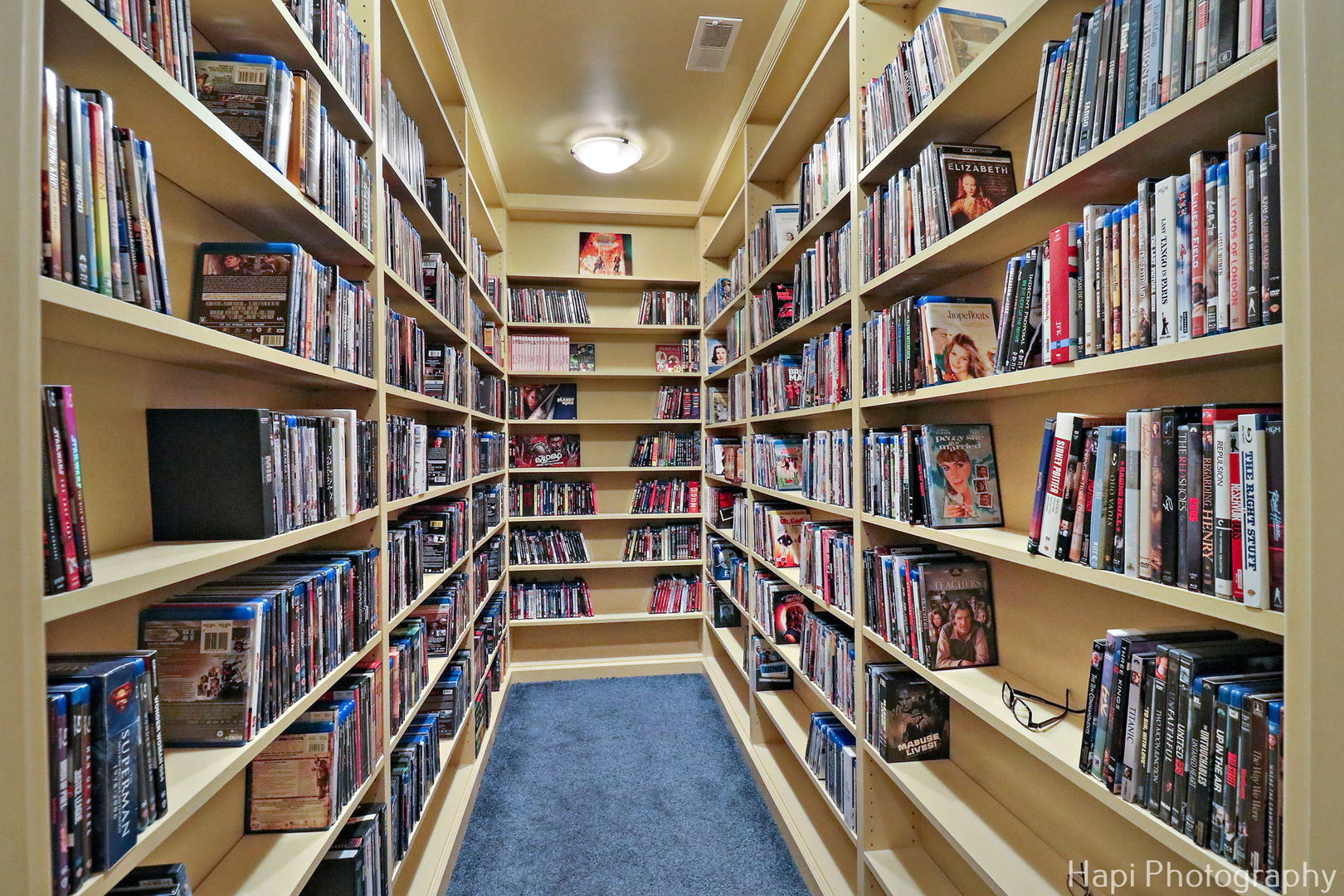 2158 Scott Road Northbrook, IL 60062 - Photo 51 of 57 a view of an empty room with lots of books