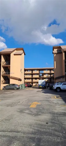 $2,200 | 5421 West 24th Avenue, Unit 71, Hialeah, FL 33016