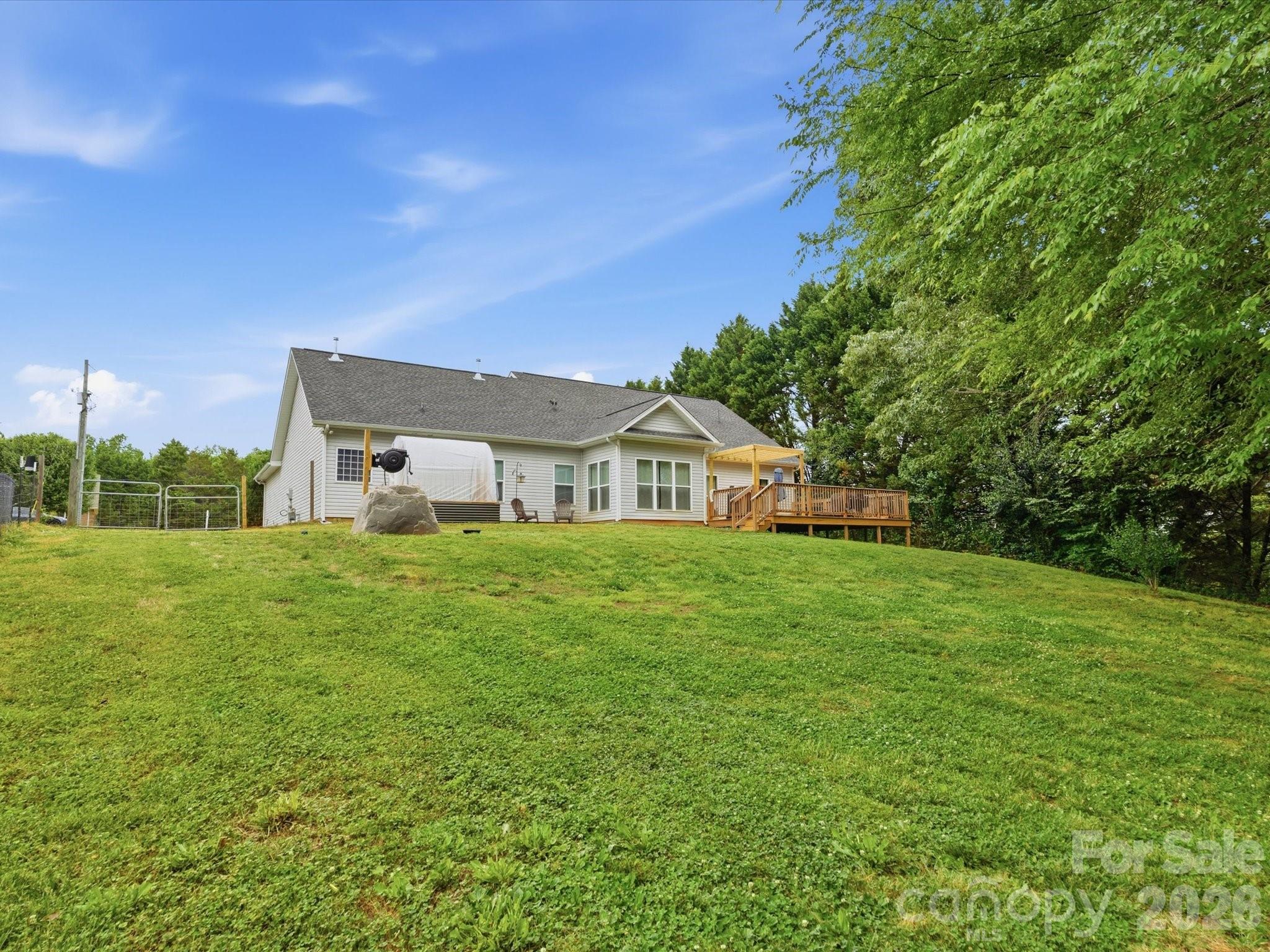 189 Wesley Amaker Road York, SC 29745 - Photo 4 of 39