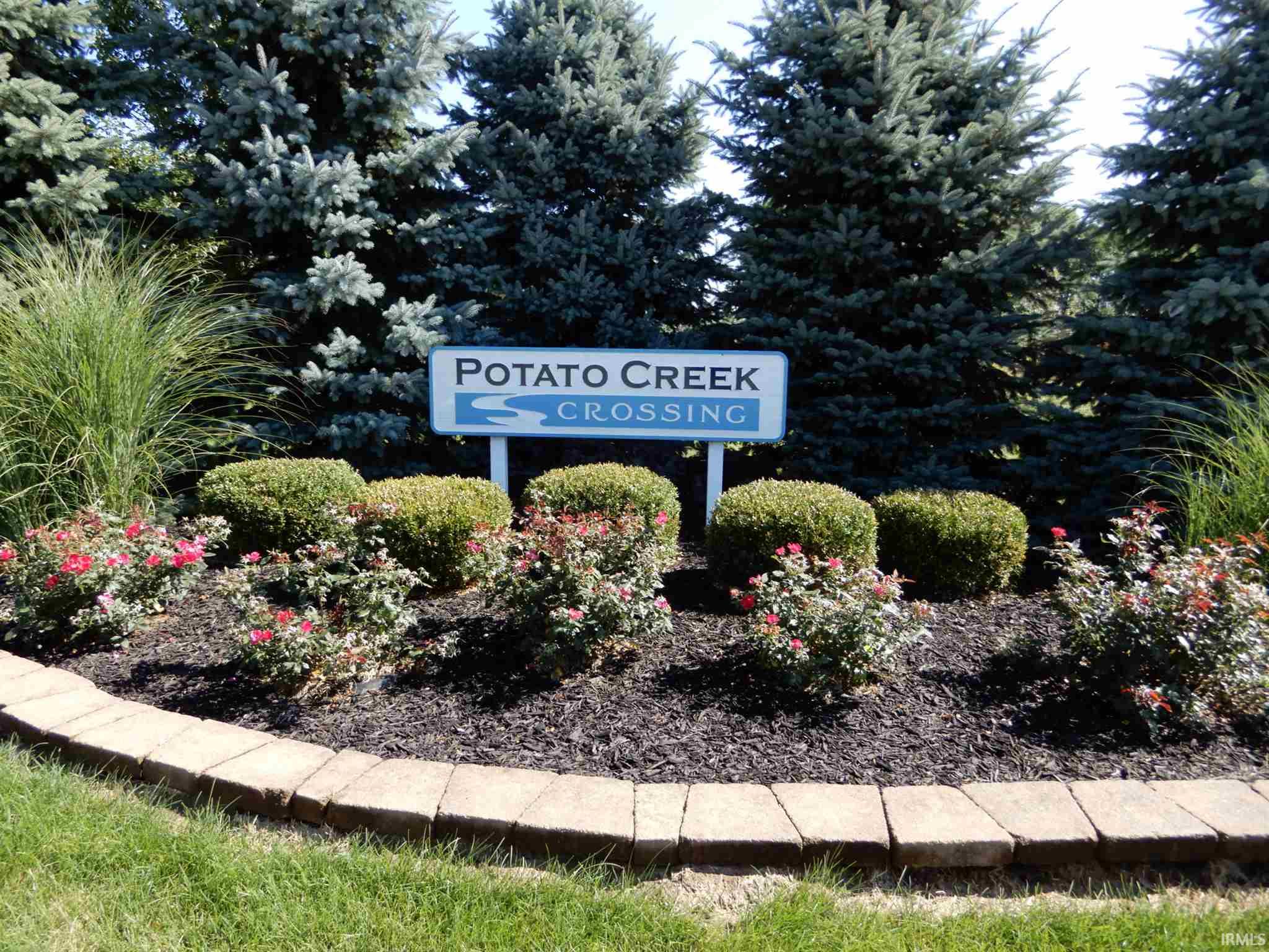811 Red Robin Drive North Liberty, IN 46554 - Photo 2 of 5