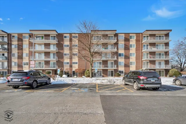 $179,000 | 2900 Maple Avenue, Unit 22A, Downers Grove, IL 60515