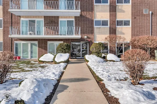 $170,000 | 2900 Maple Avenue, Unit 22A, Downers Grove, IL 60515