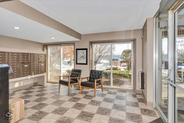 $179,000 | 2900 Maple Avenue, Unit 22A, Downers Grove, IL 60515