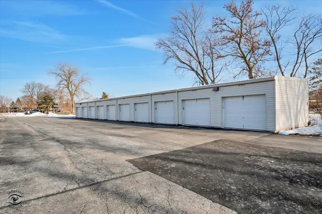 $179,000 | 2900 Maple Avenue, Unit 22A, Downers Grove, IL 60515