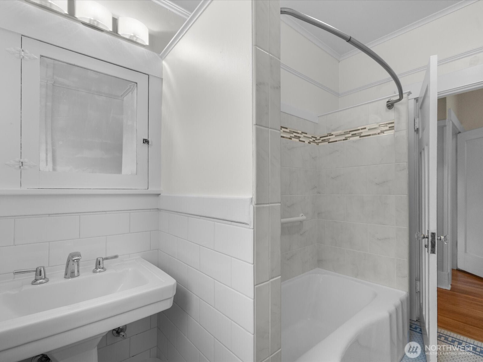 166 Newton Street Seattle, WA 98109 - Photo 15 of 25