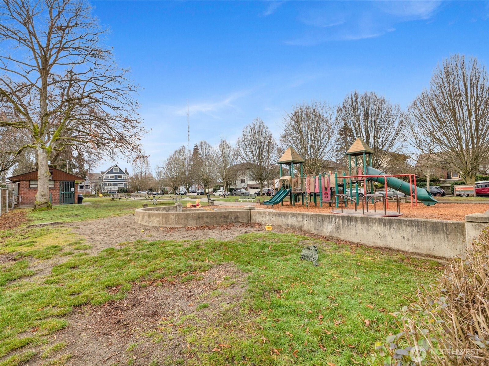 166 Newton Street Seattle, WA 98109 - Photo 23 of 25