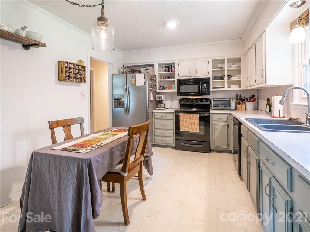 10116 Windrift Road Charlotte, NC 28215 - Photo 14 of 37 Gallery Image 14
