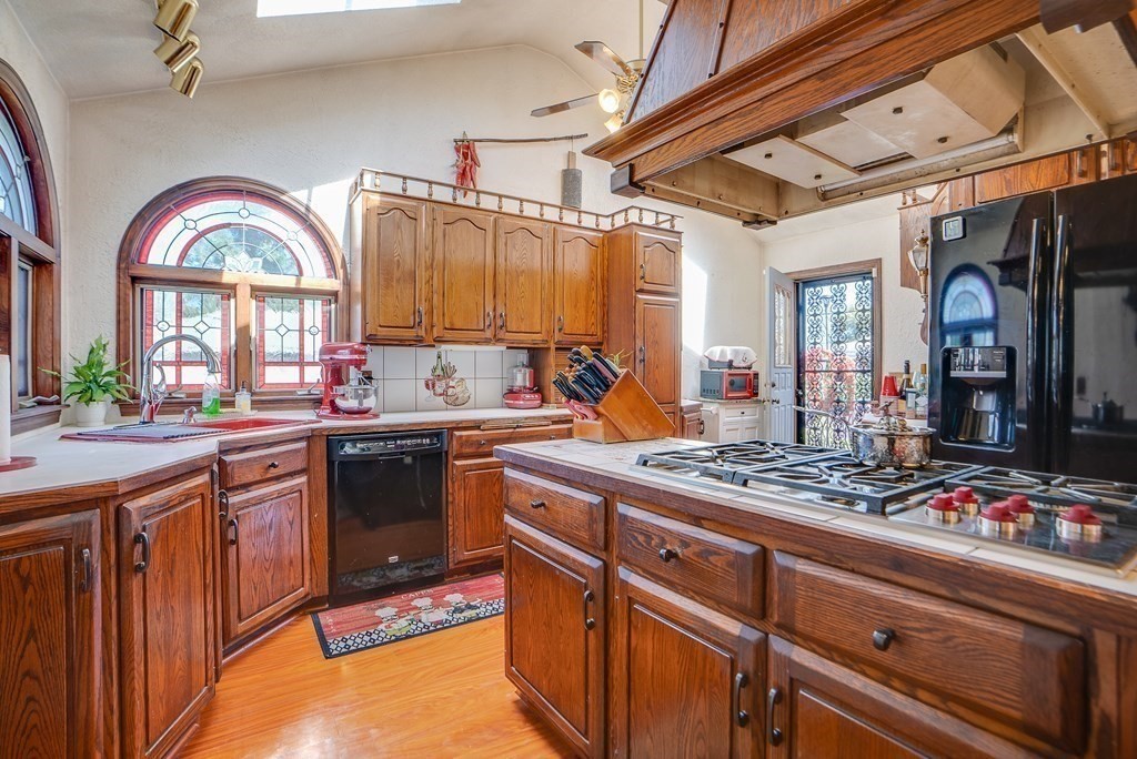 153 Lantern Road Revere, MA 02151 - Photo 11 of 42 Gallery Image 11
