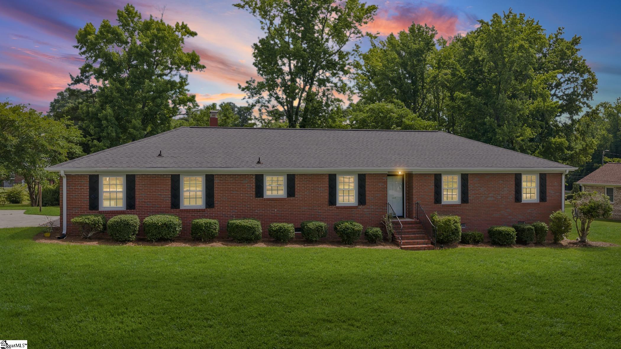 107 Lemon Tree Trail Laurens, SC 29360 - Photo 2 of 42