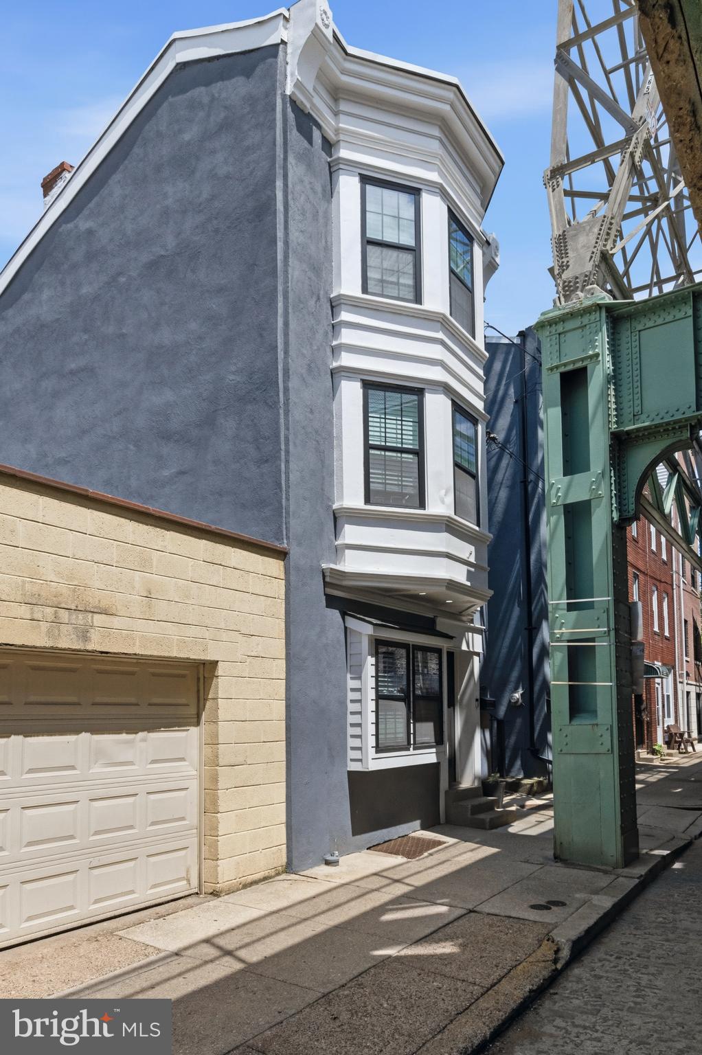 4331 Cresson Street Philadelphia, PA 19127 - Photo 2 of 31