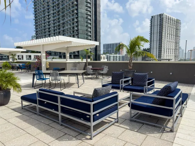 $585,000 | 3250 Northeast 1st Avenue, Unit 518, Miami, FL 33127