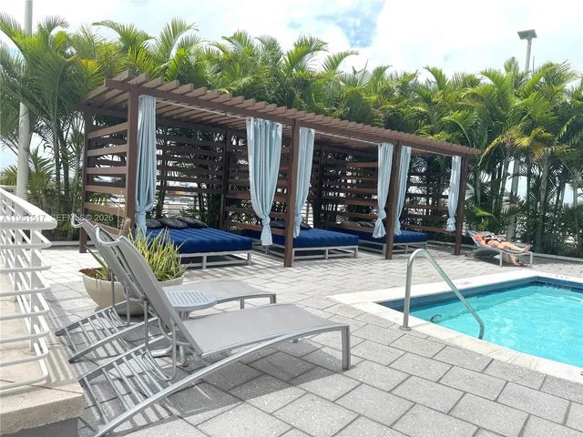 $585,000 | 3250 Northeast 1st Avenue, Unit 518, Miami, FL 33127
