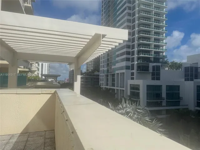 $585,000 | 3250 Northeast 1st Avenue, Unit 518, Miami, FL 33127