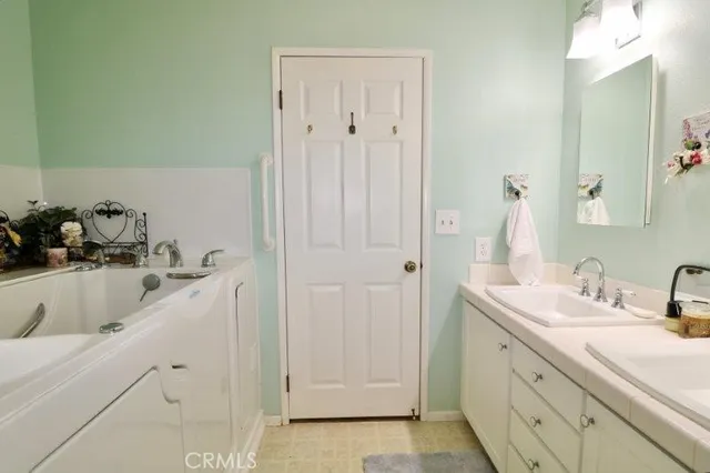 $394,600 | 2544 Forest Lake, Unit 20, Santa Ana, CA 92705