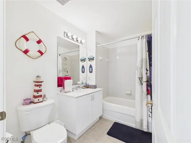 $199,000 | 1518 Southwest 50th Street, Unit 303, Cape Coral, FL 33914