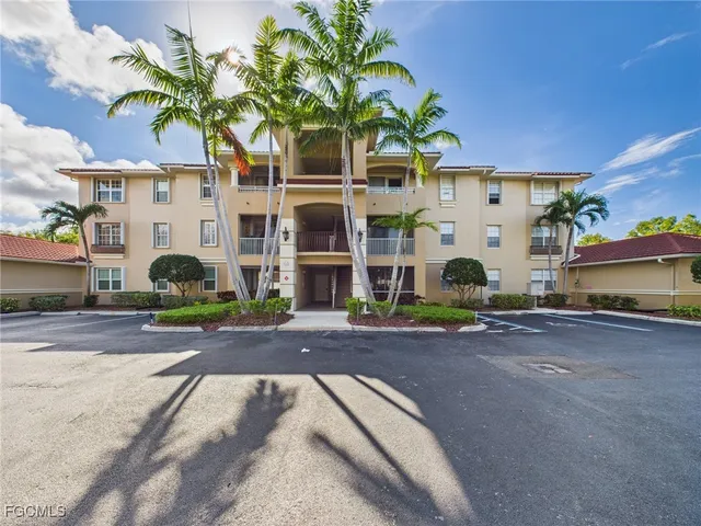 $199,000 | 1518 Southwest 50th Street, Unit 303, Cape Coral, FL 33914