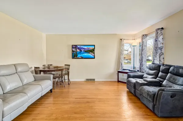 $260,000 | 7204 Schneider Avenue, Hammond, IN 46323