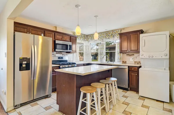 $260,000 | 7204 Schneider Avenue, Hammond, IN 46323