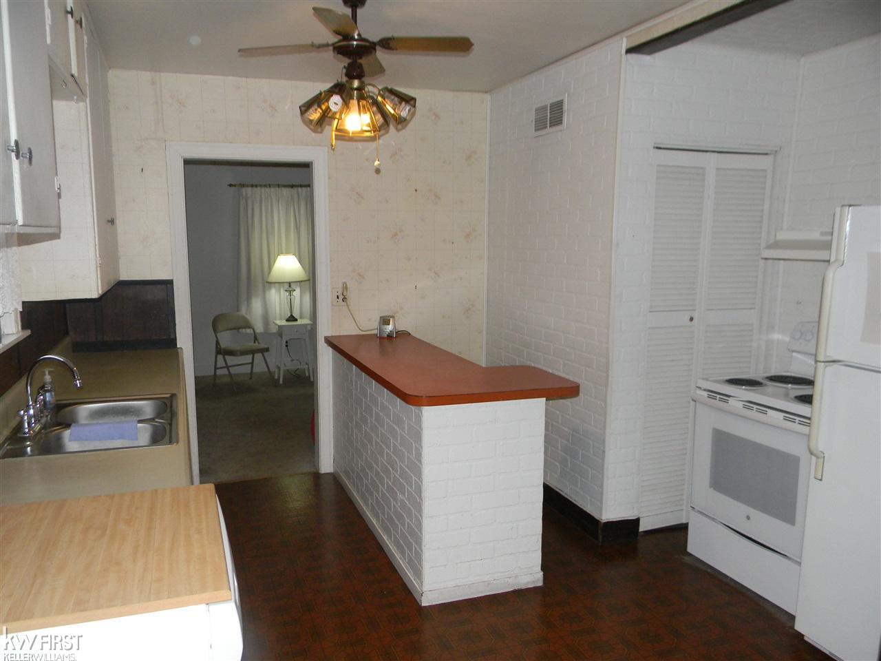 1521 North Seymour Road Flushing, MI 48433 - Photo 18 of 35 21545422-17.JPG
